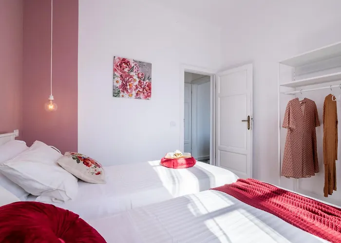 Elegantia Home In Pisa By Pleiades Home